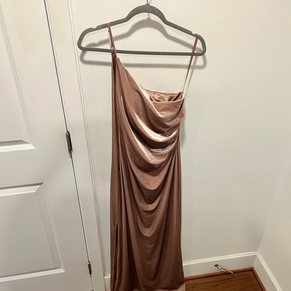 Revelry Dresses & Skirts - Revelry Jade Velvet Dress